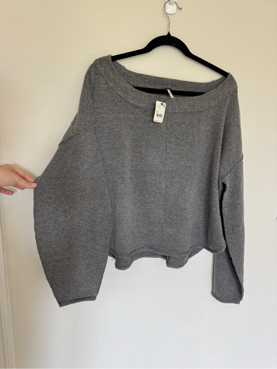 Free People Sweaters - NWT Free People Gray Wide Shoulder Knit Sweater